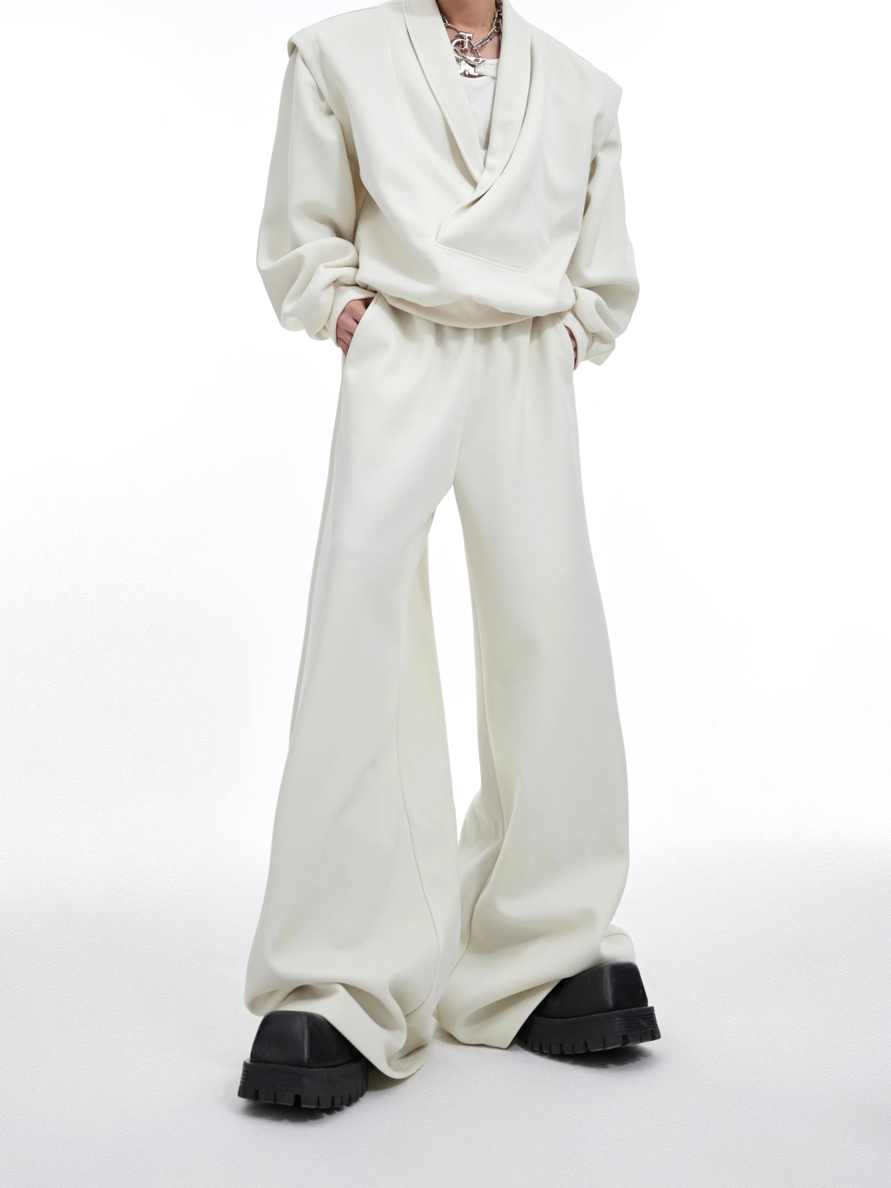 【24s January.】V-neck Metallic Embellished Sweatshirt Suit