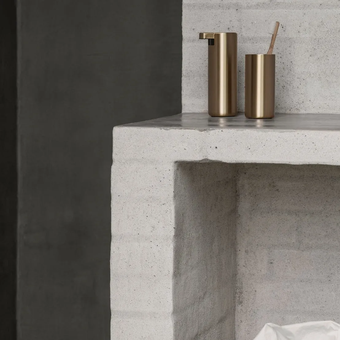 MODO Bathroom Tumbler - Metallic Finish