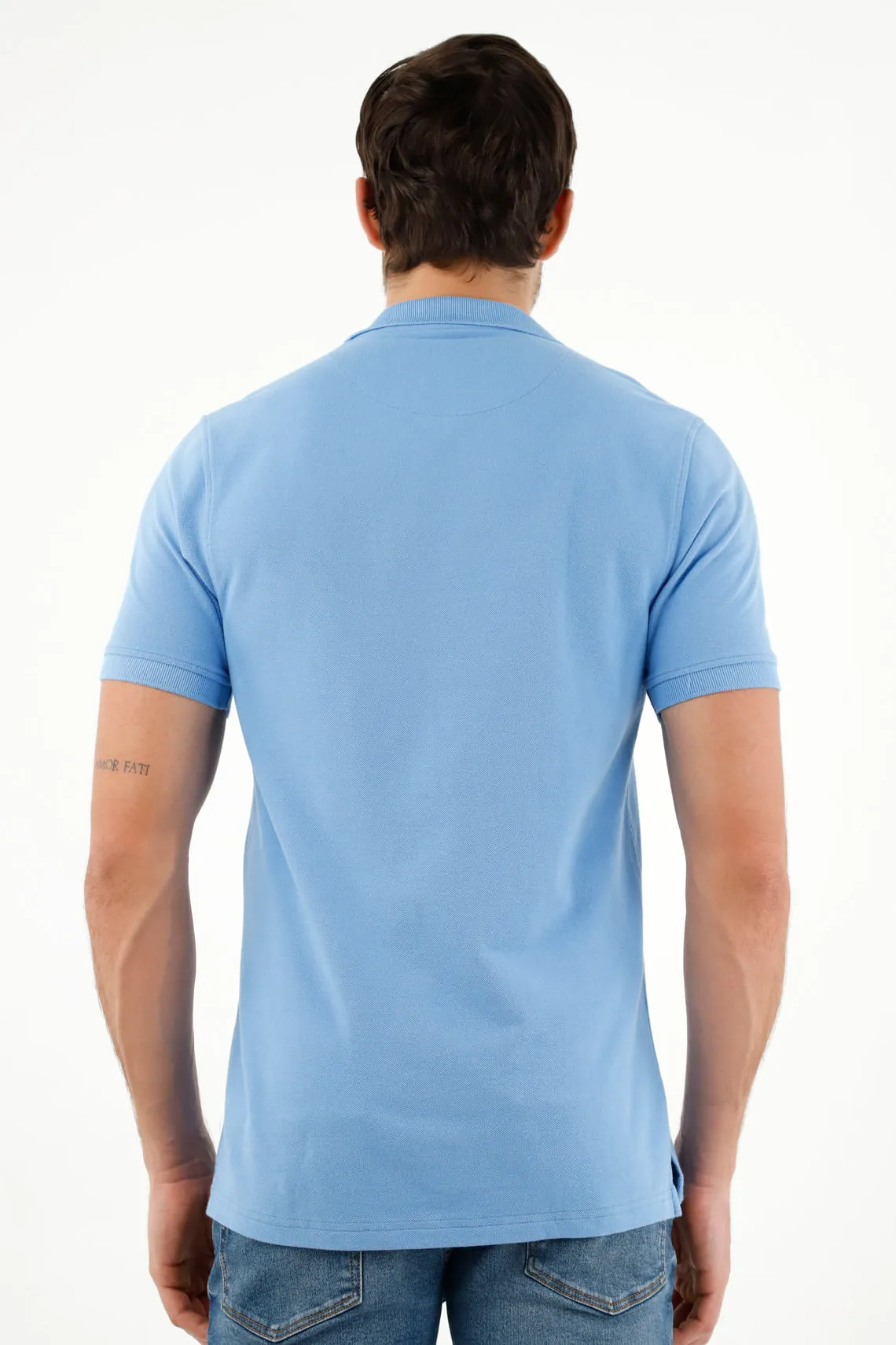 Polo azul con raqueta multicolor para hombre