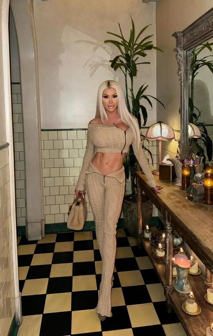 "LIMITED" Connie's "RICH WARM Cable Knit Sweater Set" Side ZIP Crop Top and Fold Over Front Zip Leggings